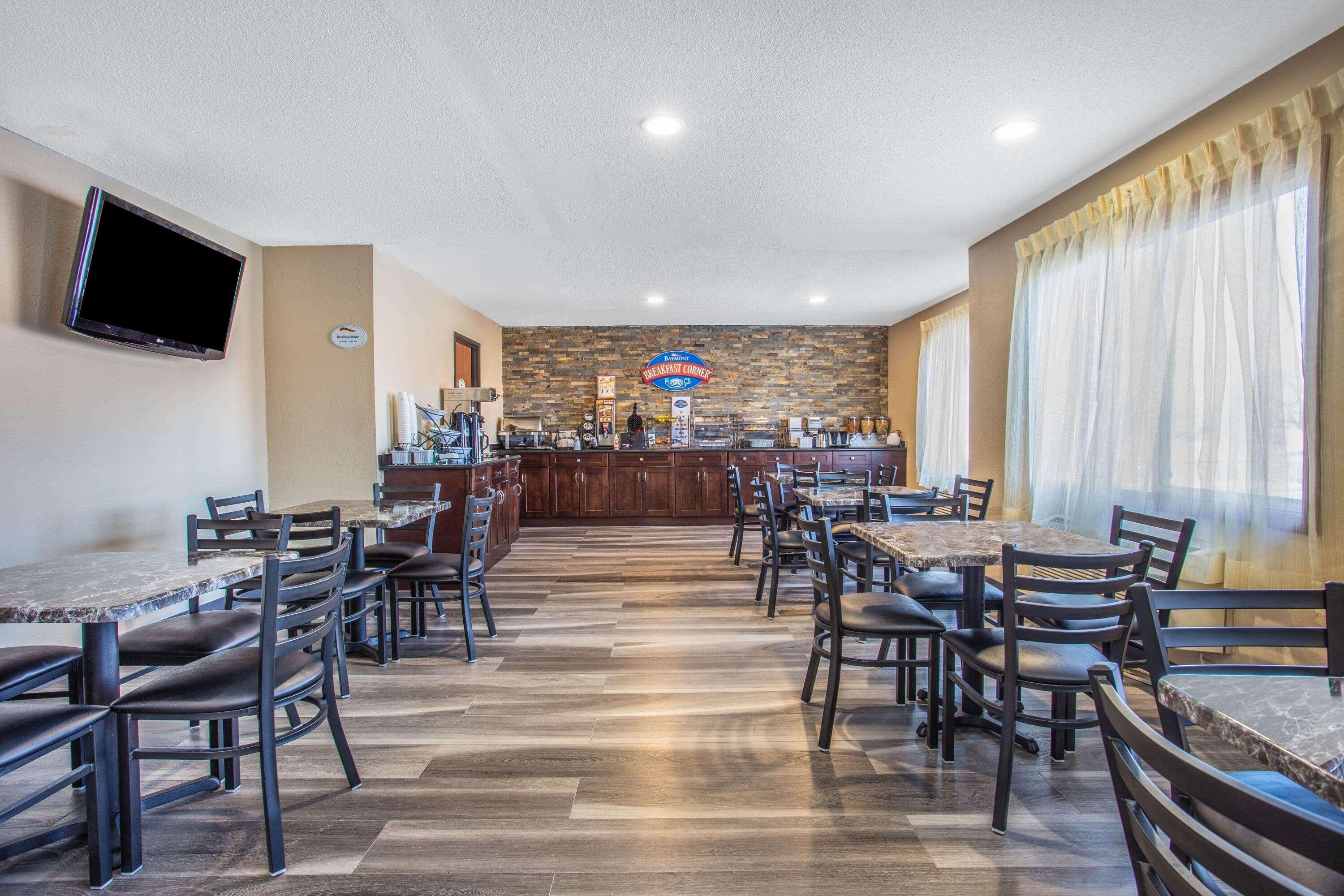 Hotel Baymont By Wyndham Joliet Extérieur photo