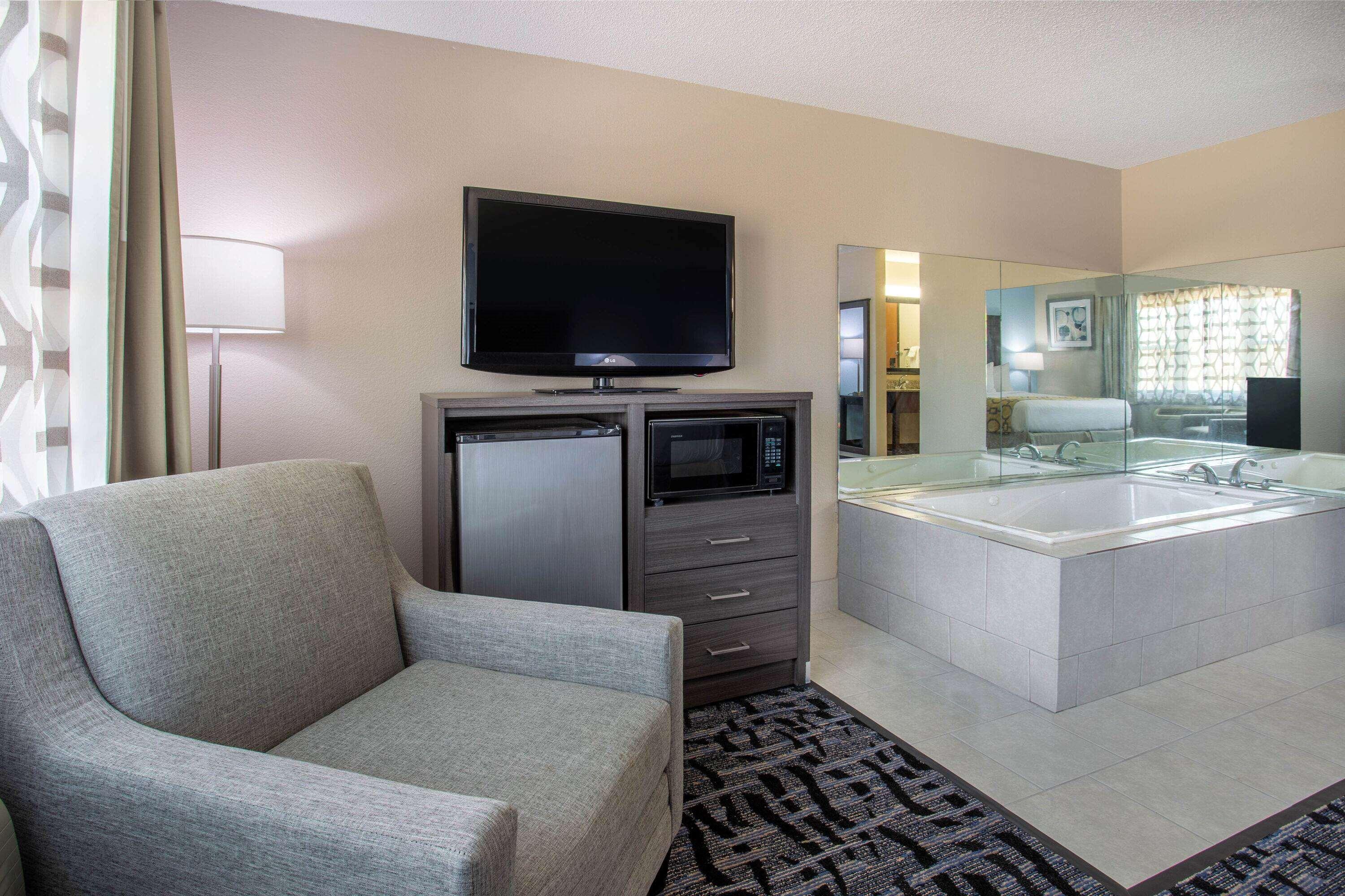 Hotel Baymont By Wyndham Joliet Extérieur photo