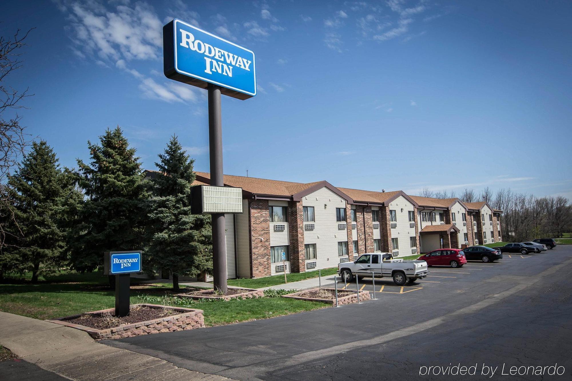 Hotel Baymont By Wyndham Joliet Extérieur photo
