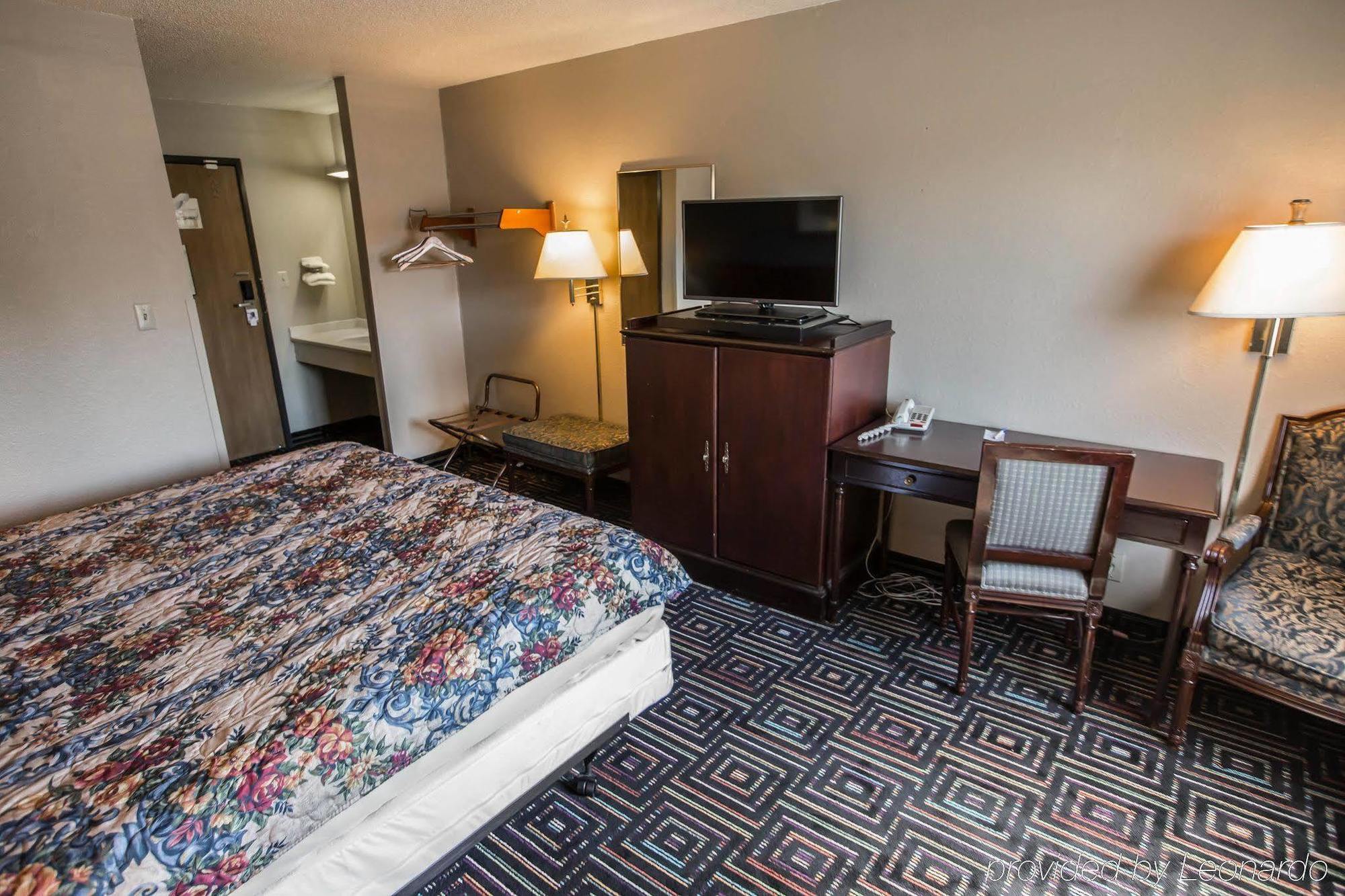 Hotel Baymont By Wyndham Joliet Extérieur photo