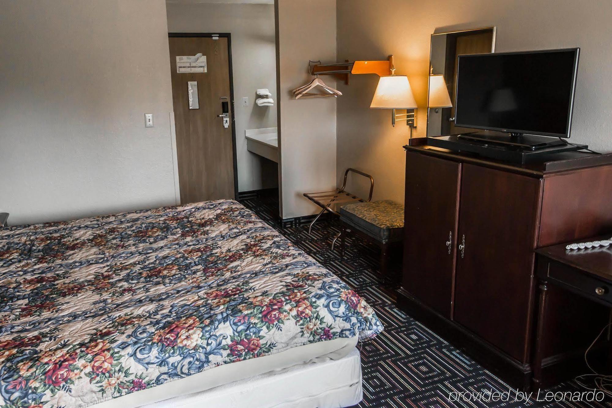 Hotel Baymont By Wyndham Joliet Extérieur photo